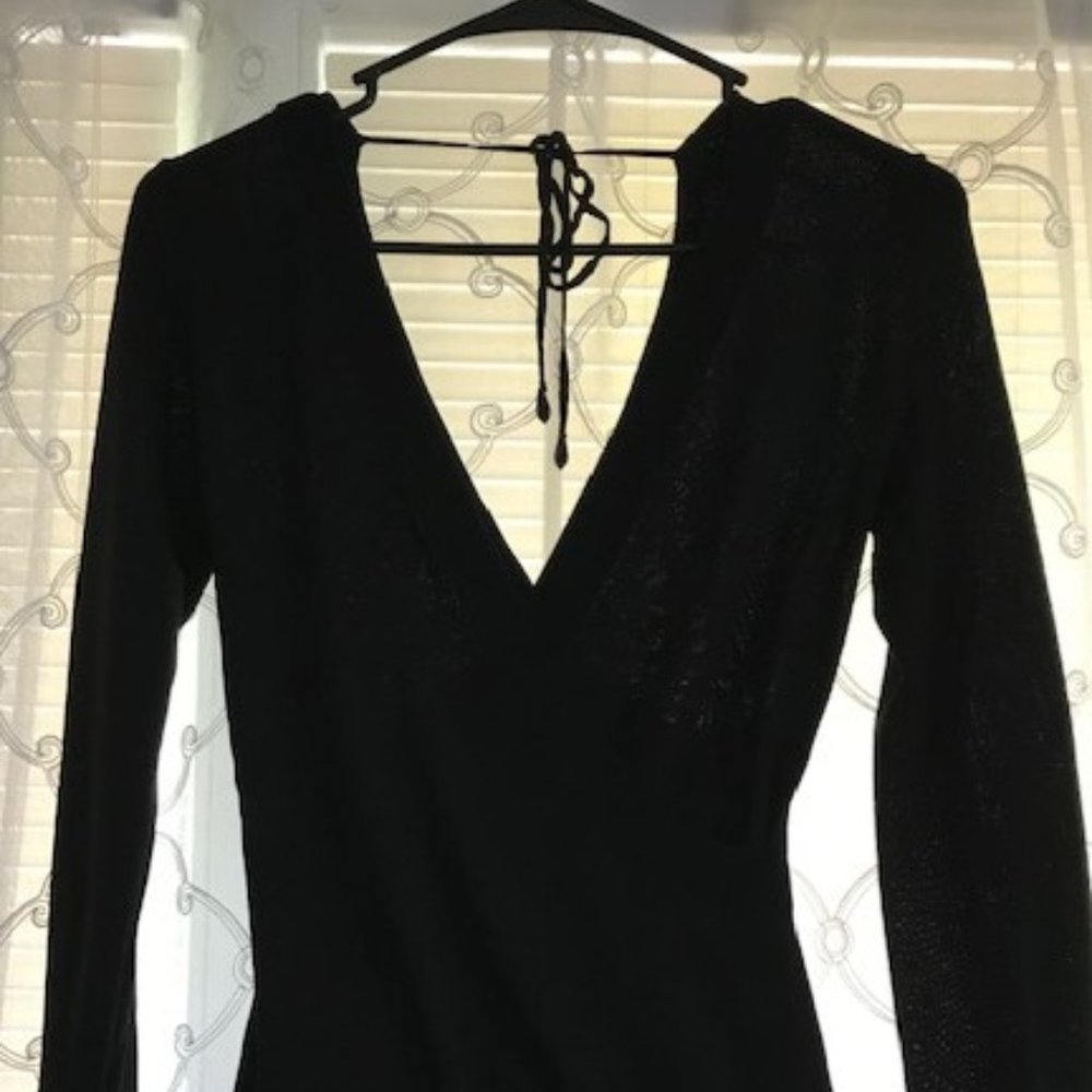 Whit House /Black Market Cross over dress top